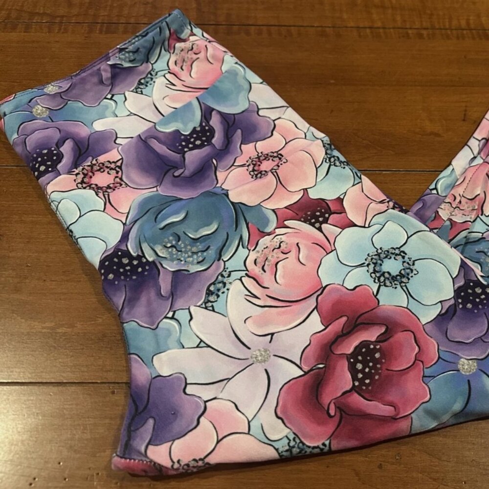Ladies Buttery Soft Capri Leggings- Watercolor Floral- One Size